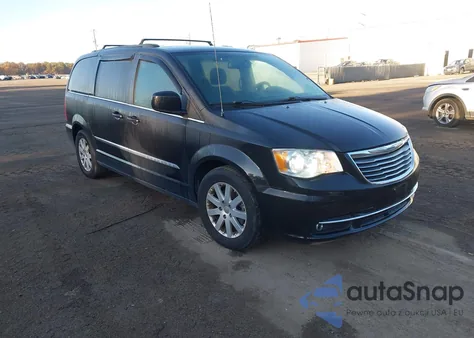 2016 Chrysler Town & Country Touring z USA, uszkodzony, nr VIN 2C4RC1BG5GR165332